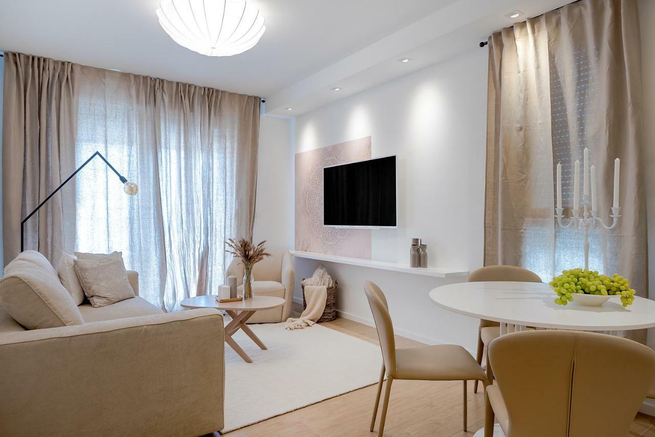 The Pleasurist - Apartment With Private Heated Pool And Terrace Split Zewnętrze zdjęcie